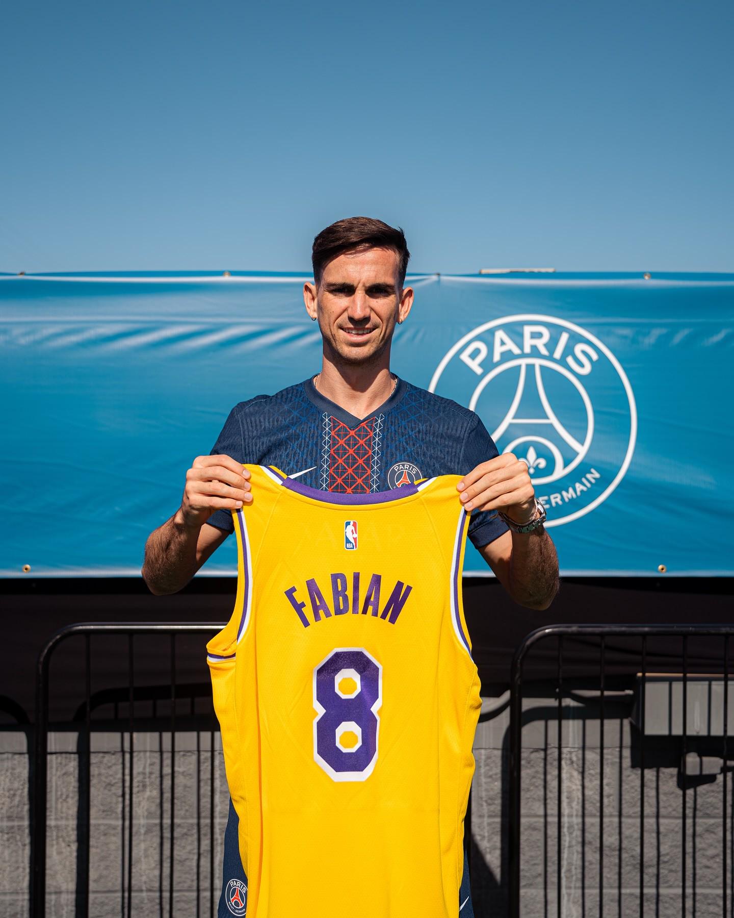 转折点洛杉矶湖人远射贴柱，欧篮联转会期攻防权衡，媒体盛赞，资深球员宣示担当的简单介绍